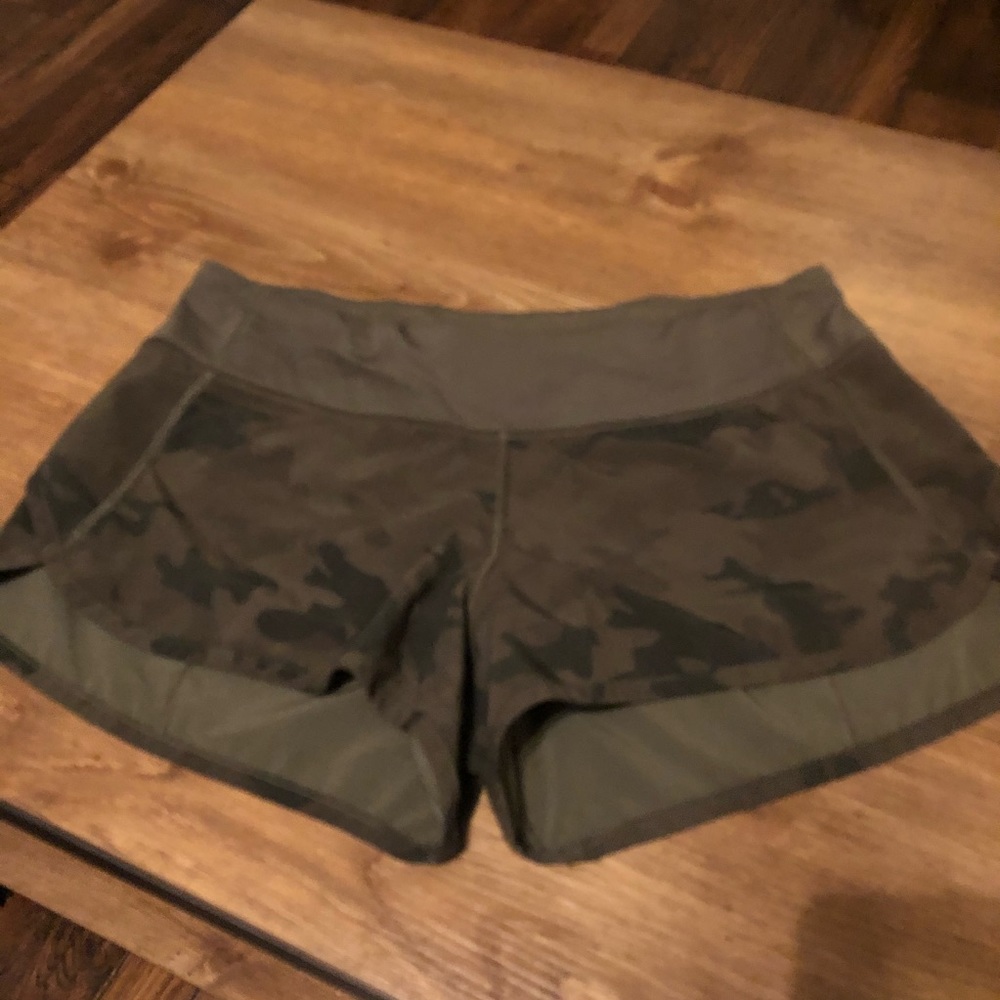 Lululemon Camo shorts size 6